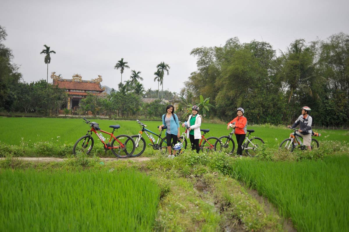 8-Day Vietnam Cycling Tour: Hue to Ho Chi Minh City Bike Adventure